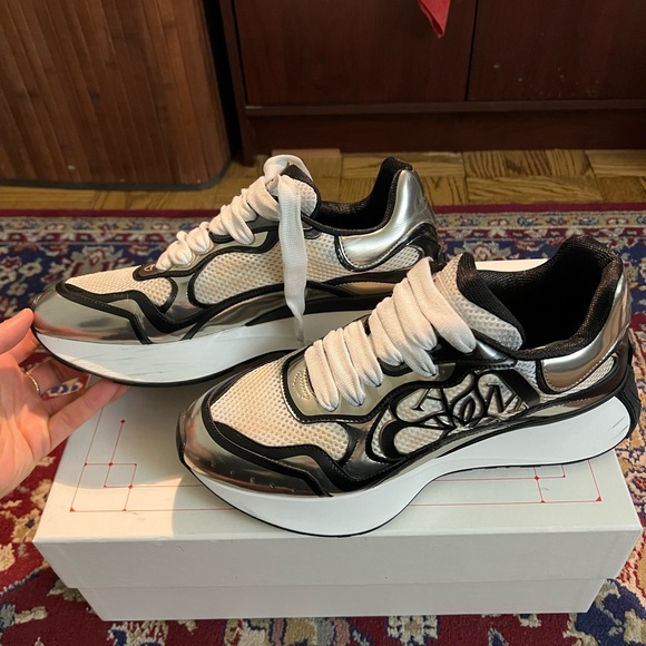 Alexander McQueen Sprint Runner Sneakers size 41 EUR (8 USD) comes with shoe box - Picture 5 of 5
